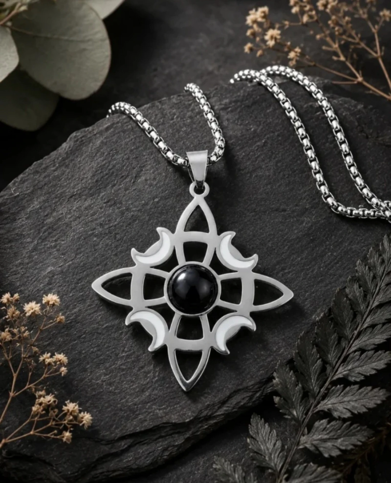 Colgante de acero luna Wicca con piedra Turmalina